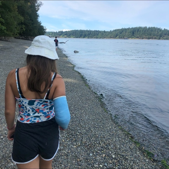 Meet your Posher, Sylvia - Picture 1 of 1